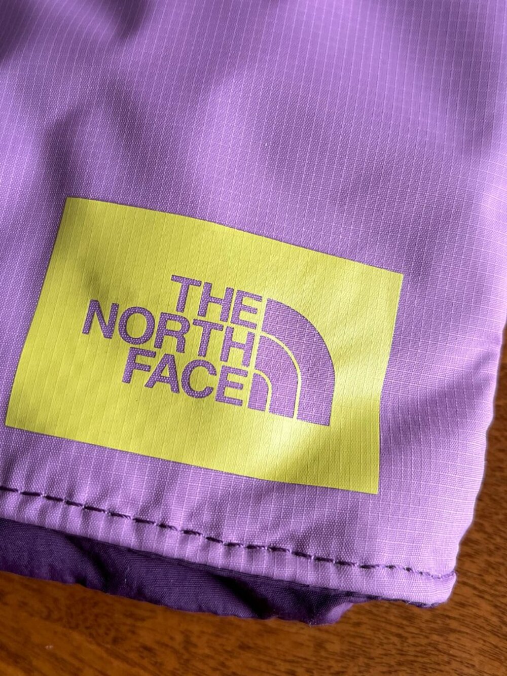 The North Face Mountain Crossbody bag NWT - Picture 2 of 11